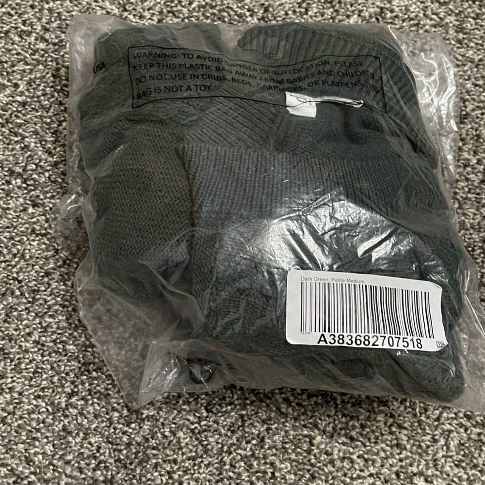 New Denim & Co Green Cable Knit Long Sleeve V neck Sweater MP - Picture 2 of 13